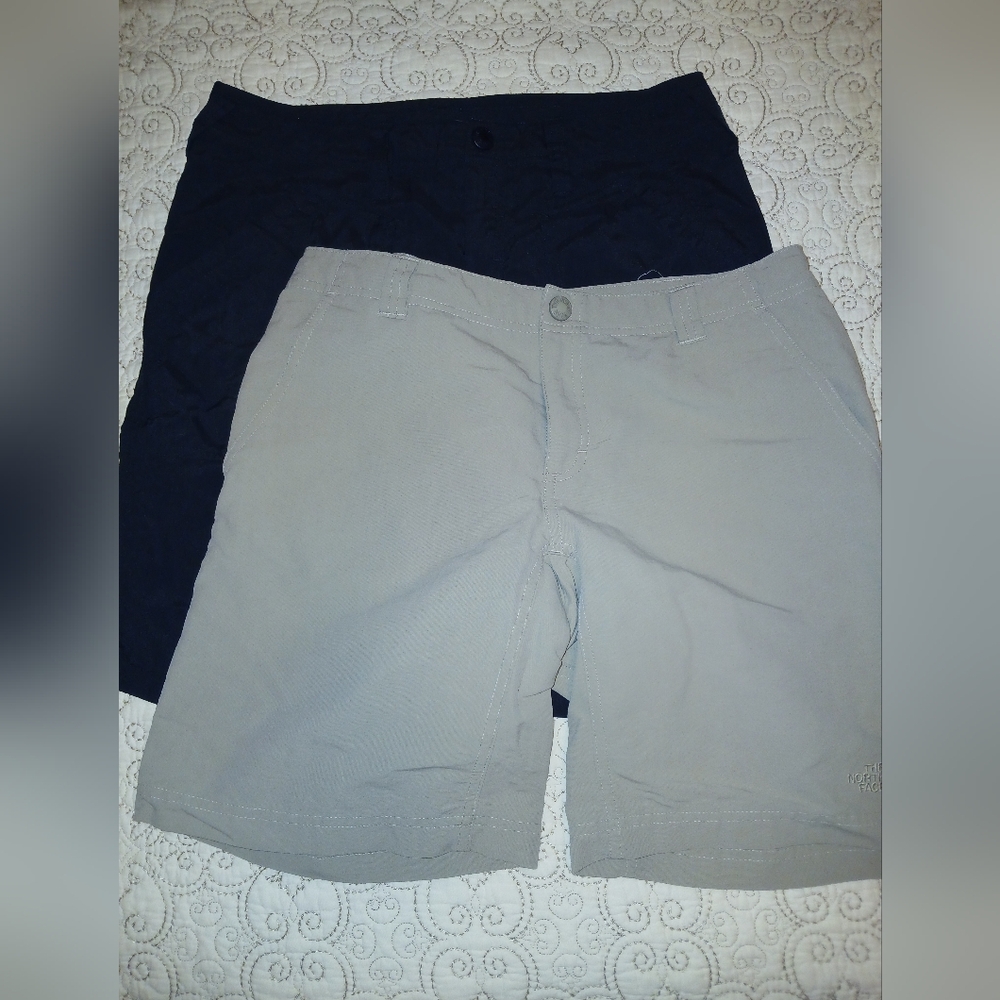 The North Face Shorts Size 6 Khaki Black
